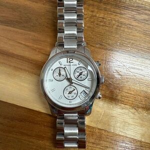 Michael Kors Women’s Watch MK5428 (Runway Silver Dial Silver Steel Strap)